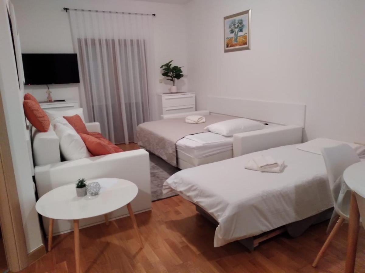 Marys Home Apartment Medugorje エクステリア 写真